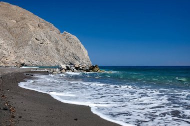 Santorini 'deki limanın panoramik manzarası, volkan, Fira, Imerovigli, Firostefani ve Oia.