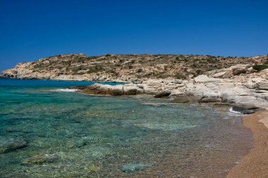 Yunanistan 'ın turkuaz suları ve Pikri Nero' nun altın kumu ile paradisiac plajı
