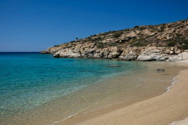 Yunanistan 'ın turkuaz suları ve Pikri Nero' nun altın kumu ile paradisiac plajı