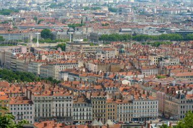 Lyon, Fransa - 10 Mayıs 2022 Güzel Lyon şehrinin panoramik manzarası 