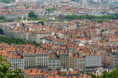 Lyon, Fransa - 10 Mayıs 2022 Güzel Lyon şehrinin panoramik manzarası 
