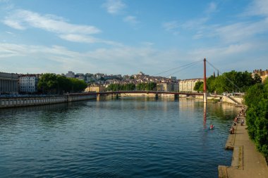 Lyon Fransa 'daki Saone nehrinin panoramik manzarası
