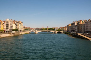 Lyon Fransa 'daki Saone nehrinin panoramik manzarası