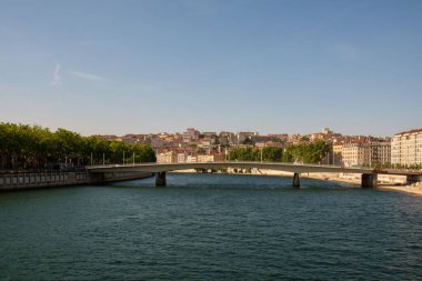 Lyon Fransa 'daki Saone nehrinin panoramik manzarası