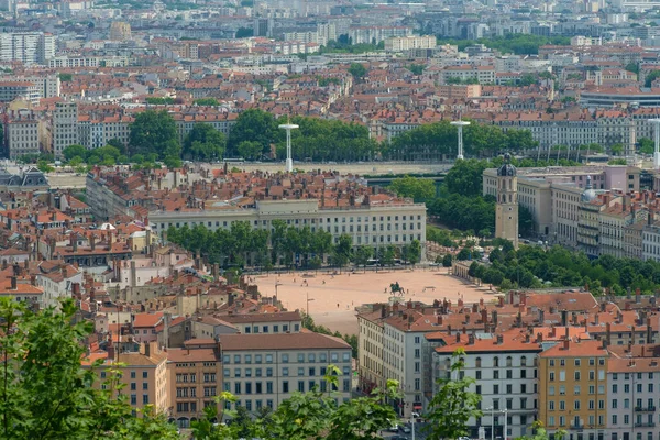 里昂市中心大正方形的贝尔维耶全景 — 图库照片