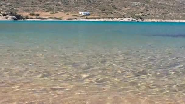 Yunanistan Eşsiz Berrak Sularıyla Kalamos Rüya Sahili — Stok video