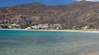 Yunanistan 'daki Mylopotas plajının panoramik manzarası