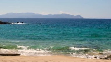 Yunanistan 'daki Sapounochoma' nın inanılmaz kumlu ve turkuaz plajı