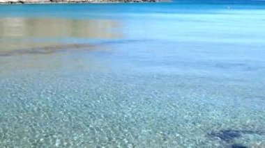 Yunanistan 'ın Kolitsani kentindeki paradisiac kumlu ve turkuaz plajı