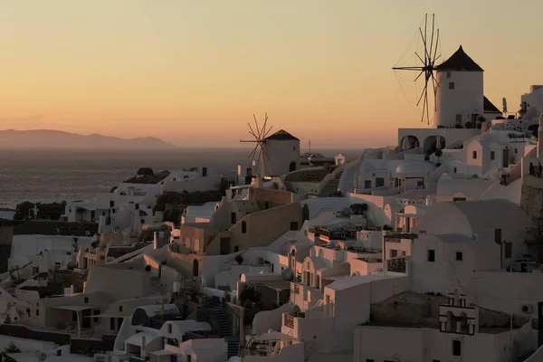 Vista Oia Pueblo Más Impresionante Santorini Una Puesta Sol Increíble —  Fotos de Stock