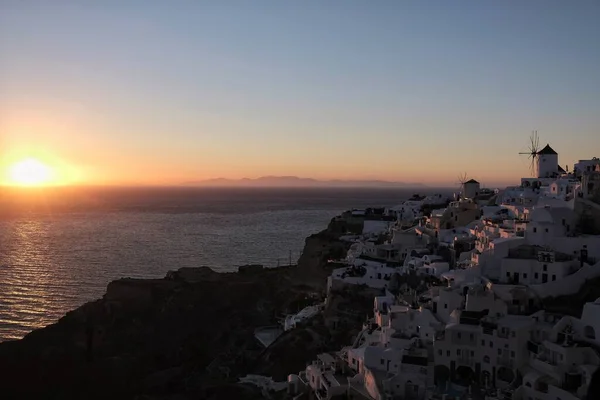 Vista Oia Pueblo Más Impresionante Santorini Una Puesta Sol Increíble —  Fotos de Stock