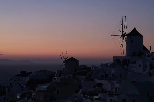 มมองของ Oia านท สวยงามท ดของ Santorini และพระอาท ตกท นตาต นใจ — ภาพถ่ายสต็อก