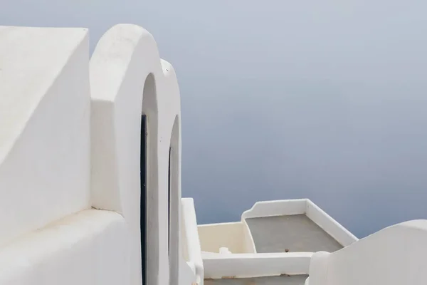 Typical Whitewashed Cycladic Style Villas Overlooking Foggy Aegean Sea Imerovigli — ストック写真