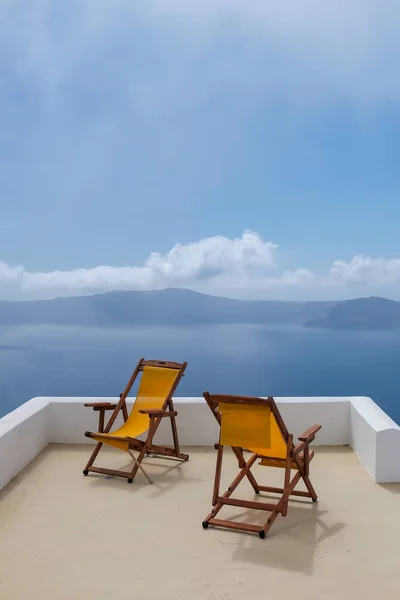 View Two Empty Sunbeds Rooftop Villa Spectacular View Aegean Sea — ストック写真