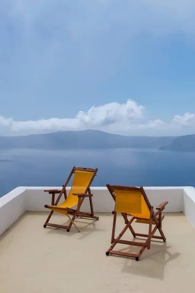 View Two Empty Sunbeds Rooftop Villa Spectacular View Aegean Sea — ストック写真