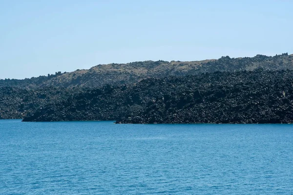 Zbliżenie Widok Wyspę Pochodzenia Wulkanicznego Nea Kameni Który Został Utworzony — Zdjęcie stockowe