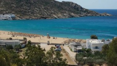 Yunanistan 'ın ünlü Mylopotas plajının nefes kesici panoramik manzarası