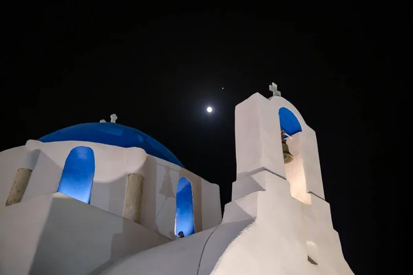 Vue Sommet Une Église Grecque Orthodoxe Lune Ios Grèce — Photo