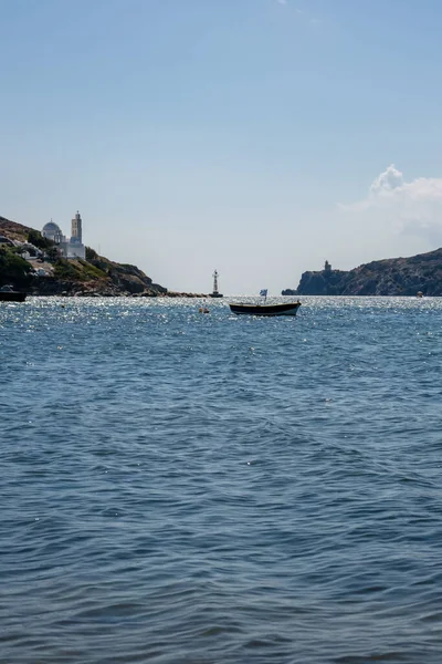 Blick Auf Ein Kleines Fischerboot Mit Griechischer Flagge Hafen Von — Stockfoto