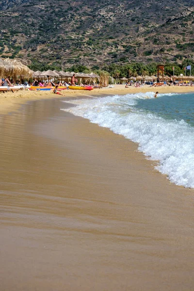 Ios Grecia Septiembre 2022 Popular Hermosa Playa Arena Mylopotas Ios — Foto de Stock