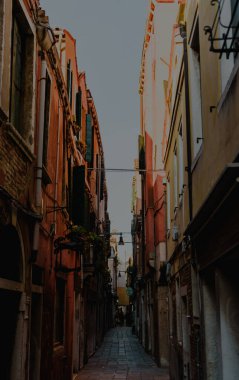 Avrupa sokakları Venedik, İtalya 'da gün batımında