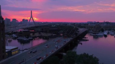 Boston 'da Günbatımı, Hava Görüntüsü, Zakim Köprüsü, Charles Nehri, Massachusetts