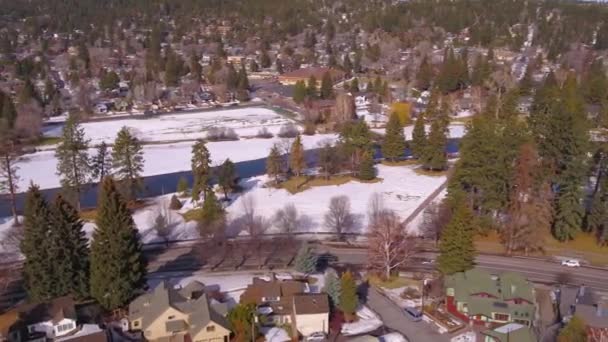 Curva Oregón Centro Ciudad Paisaje Invernal Vista Aérea Río Deschutes — Vídeo de stock