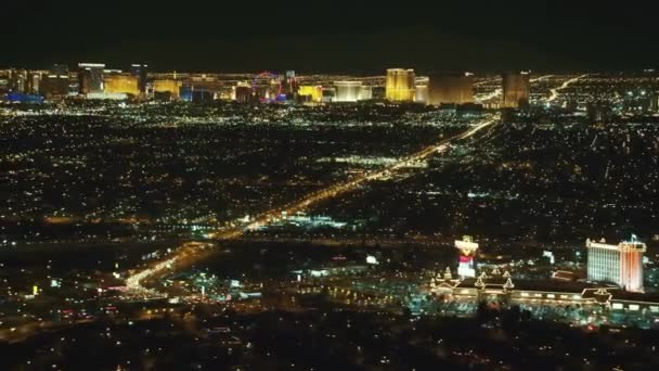 Las Vegas Noche Nevada Vista Ciudad Vuelo Aéreo Luces Nocturnas — Vídeo de stock