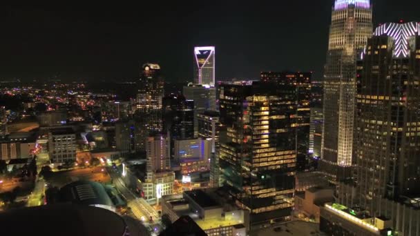 Charlotte Natten Flygfoto North Carolina Downtown City Lights — Stockvideo