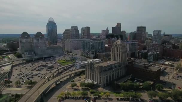 Cincinnati Centro Ciudad Paisaje Increíble Ohio Vista Aérea — Vídeo de stock