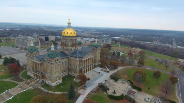 Des Moines Downtown Iowa State Capitol Amazing Landscape Aerial View — 비디오