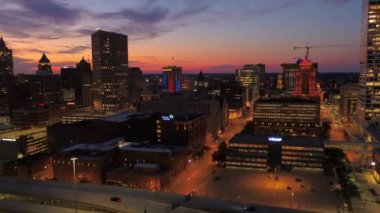Gece Milwaukee, Hava Manzarası, Şehir Merkezi, Wisconsin, Şehir Işıkları