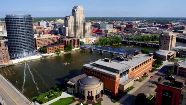 Grand Rapids Luftaufnahme Grand River Michigan Innenstadt — Stockvideo