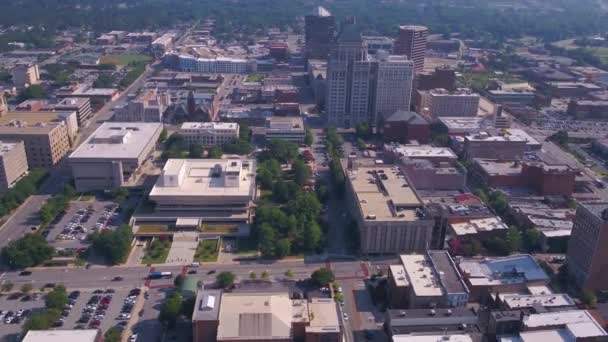 Greensboro Βόρεια Καρολίνα Καταπληκτικό Τοπίο Downtown Αεροφωτογραφία — Αρχείο Βίντεο