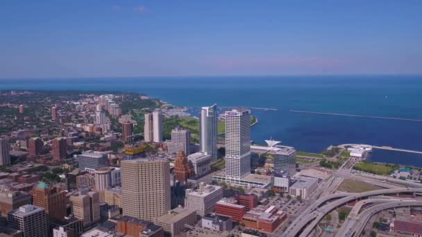 Milwaukee Aerial View Downtown Wisconsin Lake Michigan — стокове відео