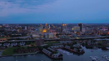 Buffalo 'da Akşam, Hava Manzarası, Şehir Merkezi, New York Eyaleti, Erie Havzası Marina