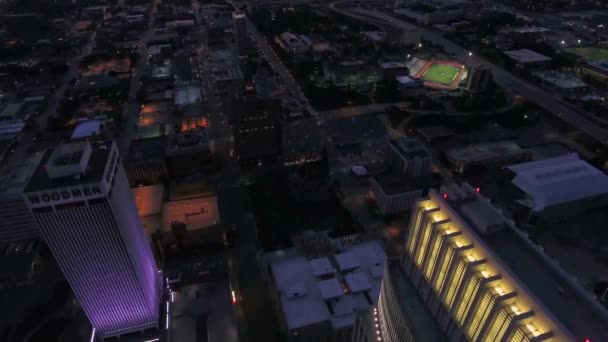 Omaha Noche Vista Aérea Nebraska Centro Ciudad Luces Ciudad — Vídeos de Stock