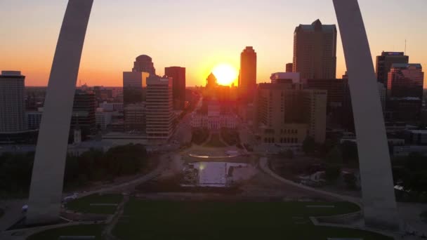 Sonnenuntergang Über Louis Missouri Luftaufnahme Gateway Arch Innenstadt — Stockvideo