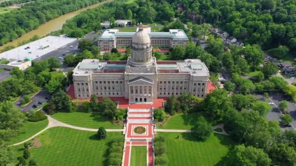 Frankfort Kentucky State Capitol Flygfoto Fantastiskt Landskap Centrum — Stockvideo