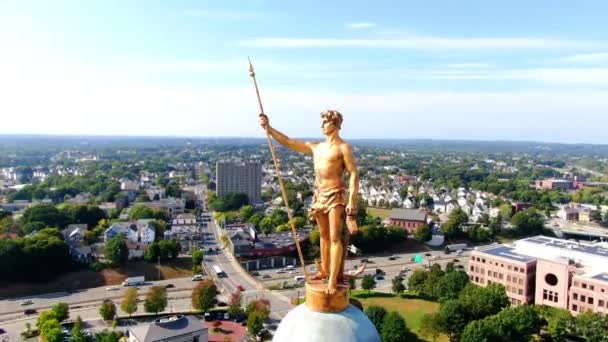 Rhode Island State House Providence Independent Man Statue Aerial View — 비디오