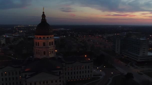 Topeka Noche Kansas State Capitol Vistas Los Aviones Tripulados Luces — Vídeo de stock