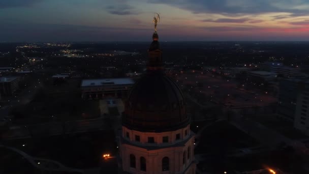 Topeka Night Kansas State Capitol Drone View Downtown City Lights — Stock Video