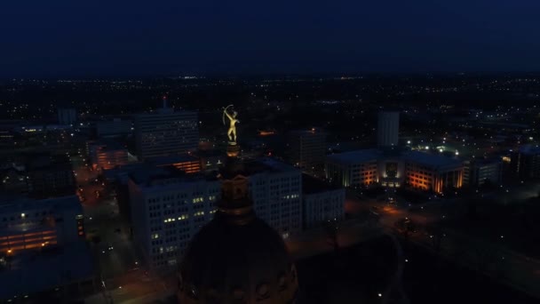 Topeka Noche Kansas State Capitol Centro Ciudad Vistas Los Aviones — Vídeo de stock