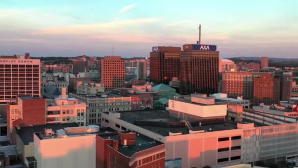 ニューヨーク州ダウンタウンの空中ビュー シラキュースの夕日 — ストック動画