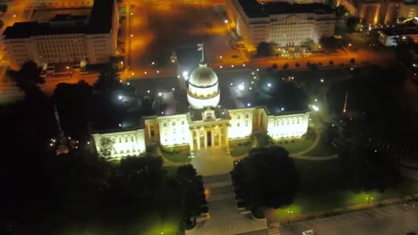 Montgomery Nachts Alabama State Capitol Drone View Stadsverlichting Binnenstad — Stockvideo