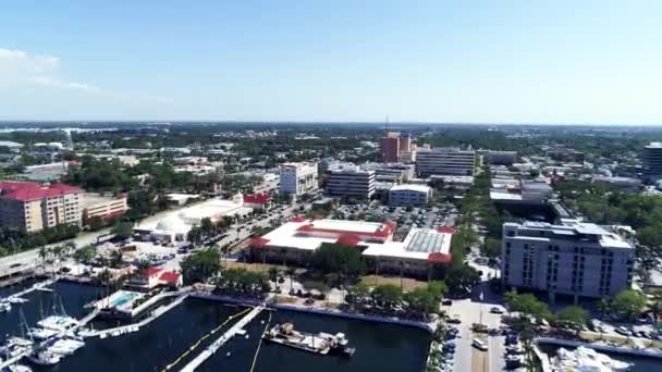 Brahbon Aerial View Downtown Pier Manatee River Флорида — стоковое видео