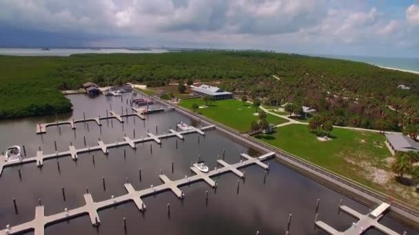 Caladesi Island State Park Aerial View Данидин Мексиканский Залив Флорида — стоковое видео