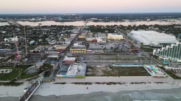 Παραλία Daytona Εναέρια Πτήση Ακτή Ατλαντικού Της Φλόριντα Καταπληκτικό Τοπίο — Αρχείο Βίντεο