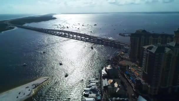 Destin Harbor Luftaufnahme Marler Brücke Harborwalk Village Florida — Stockvideo