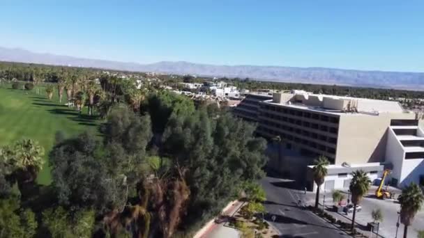 Palm Springs California Centro Ciudad Paisaje Increíble Vista Aérea — Vídeos de Stock